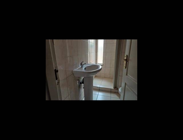 23 BEDROOM HOUSE FOR SALE IN BEDWORTH PARK